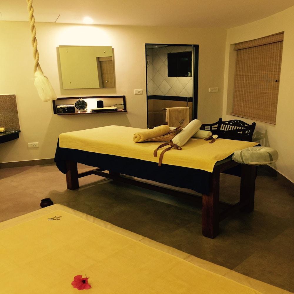 Hotel Poetree Thekkady Extérieur photo